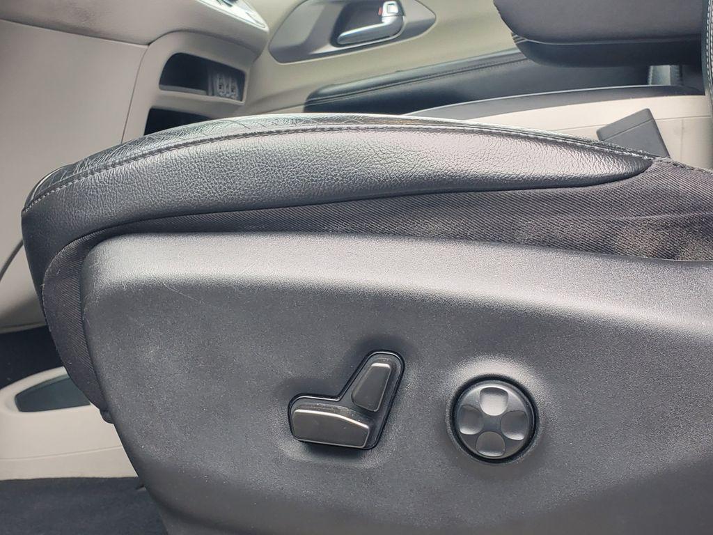used 2022 Chrysler Pacifica car, priced at $21,664