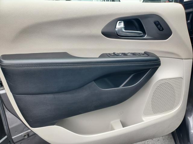 used 2022 Chrysler Pacifica car, priced at $21,924