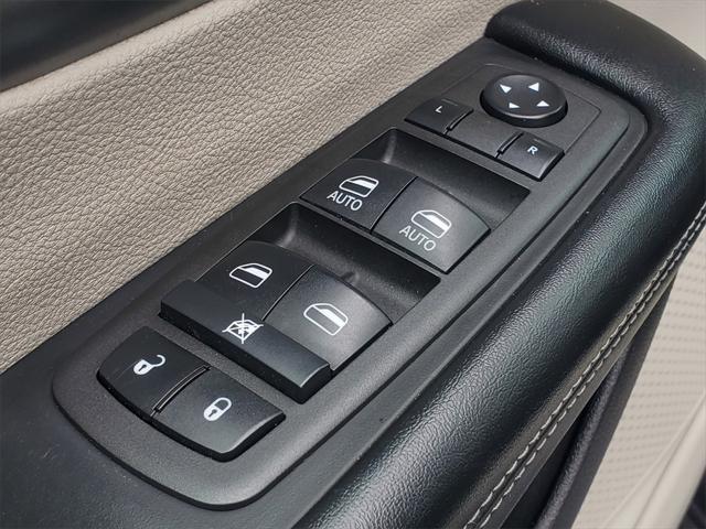 used 2022 Chrysler Pacifica car, priced at $21,924