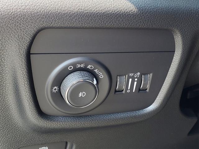 new 2025 Jeep Grand Cherokee car, priced at $42,096