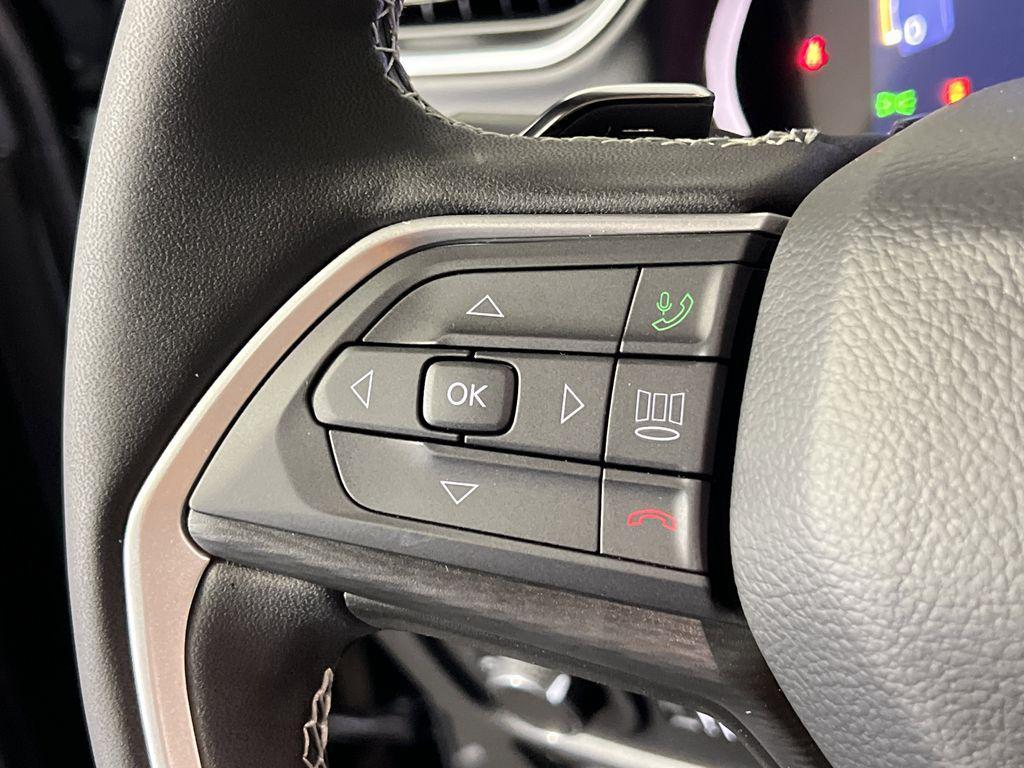 new 2025 Jeep Grand Cherokee car, priced at $37,044