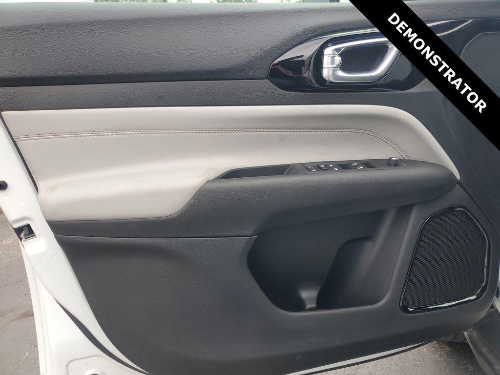 new 2025 Jeep Compass car, priced at $29,189