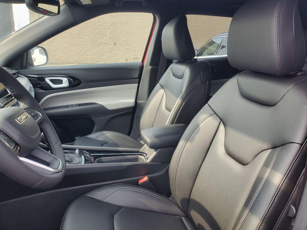 new 2025 Jeep Compass car, priced at $30,985