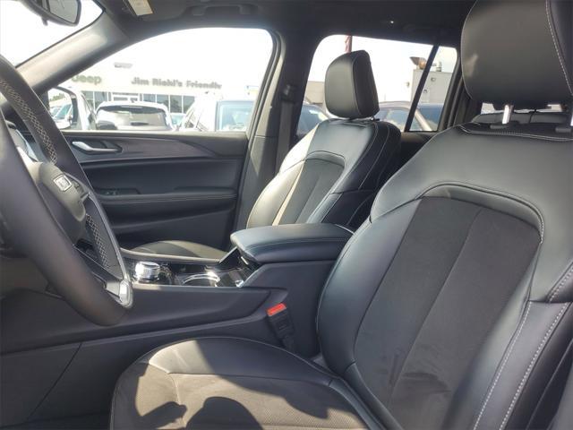 used 2023 Jeep Grand Cherokee car, priced at $33,636