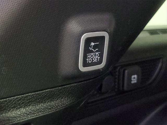 used 2023 Jeep Grand Cherokee car, priced at $33,636