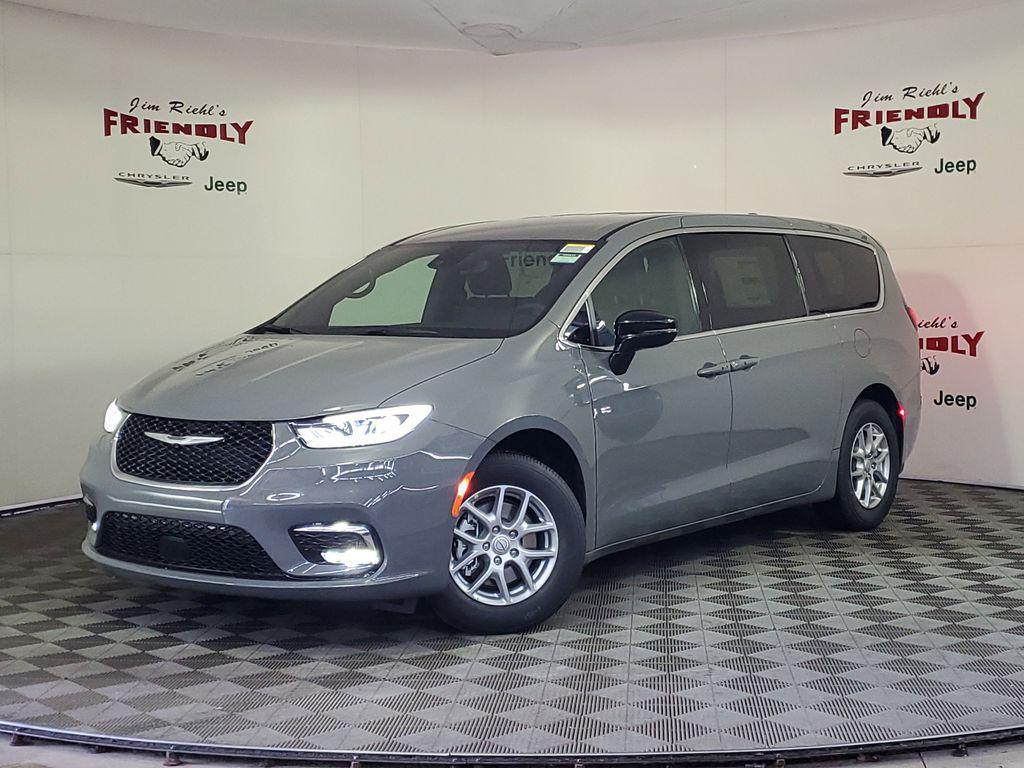 new 2025 Chrysler Pacifica car, priced at $39,770