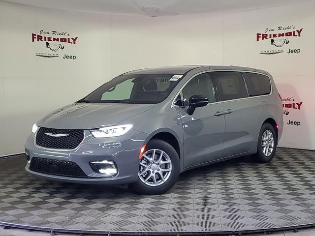 new 2025 Chrysler Pacifica car, priced at $39,327