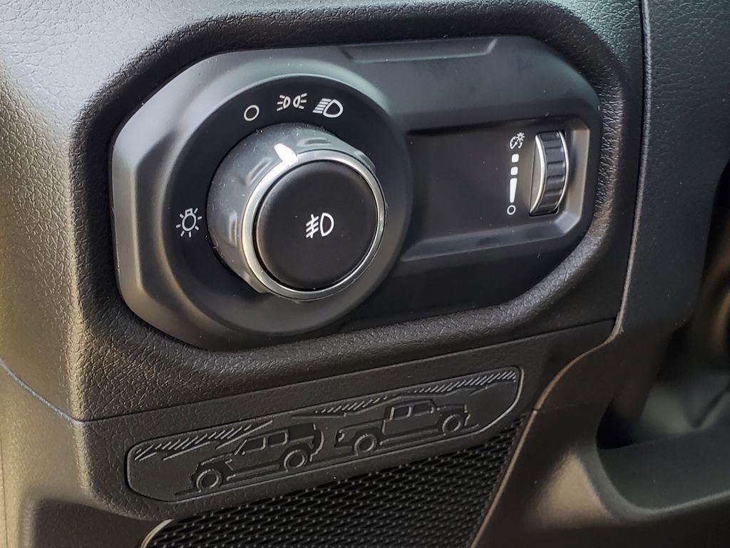 new 2025 Jeep Wrangler car, priced at $39,220