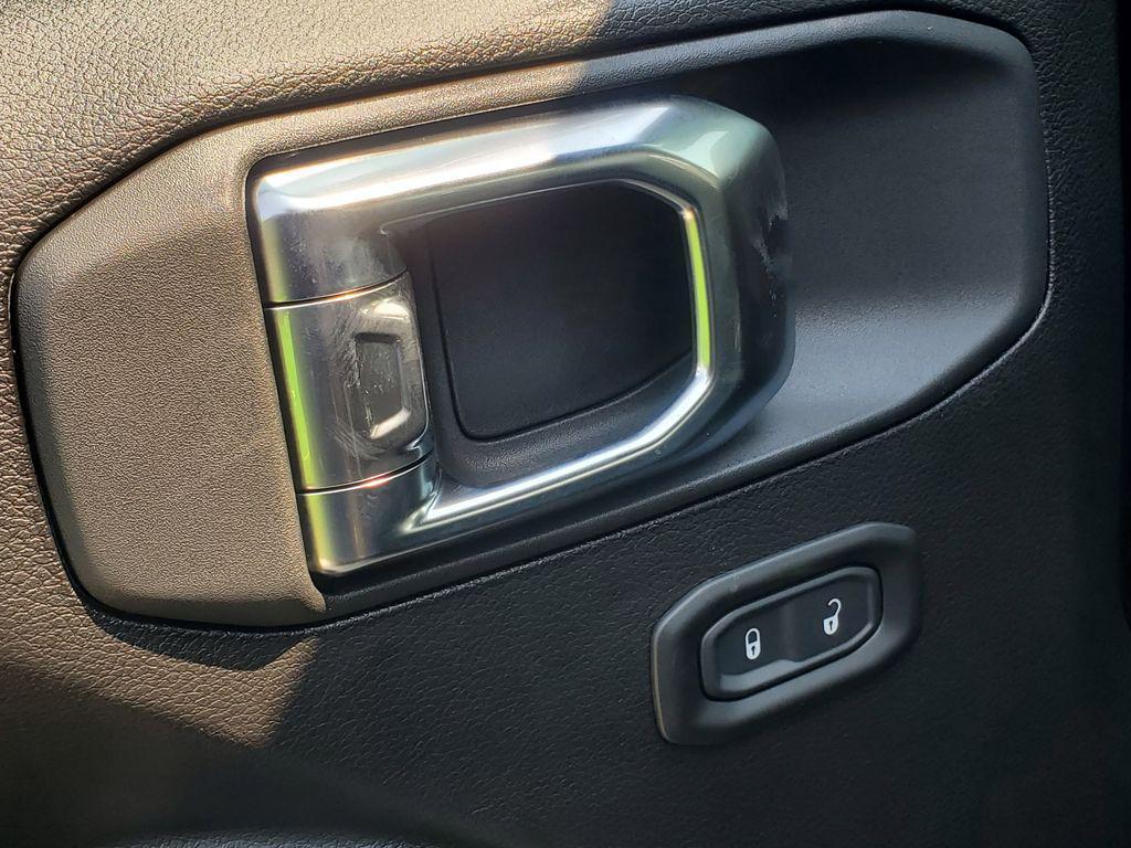 new 2025 Jeep Wrangler car, priced at $39,220