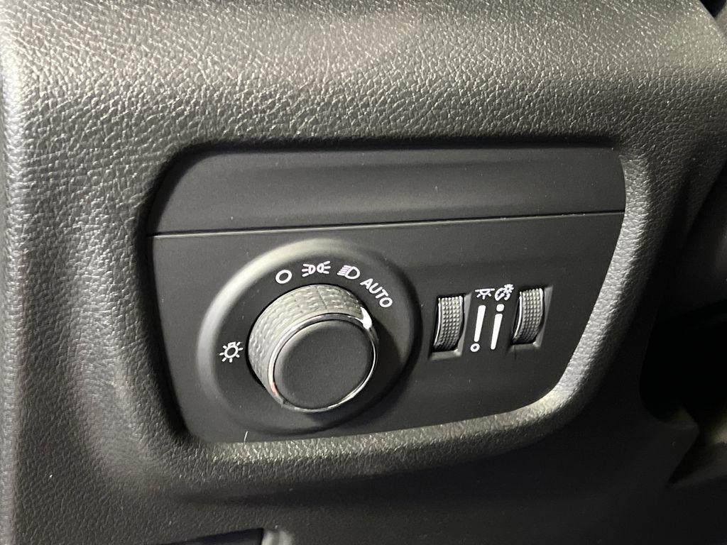 new 2025 Jeep Grand Cherokee car, priced at $37,044