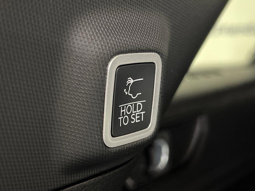 new 2025 Jeep Grand Cherokee car, priced at $37,044