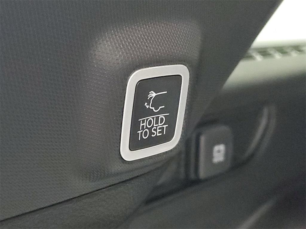 new 2025 Jeep Grand Cherokee car, priced at $43,685