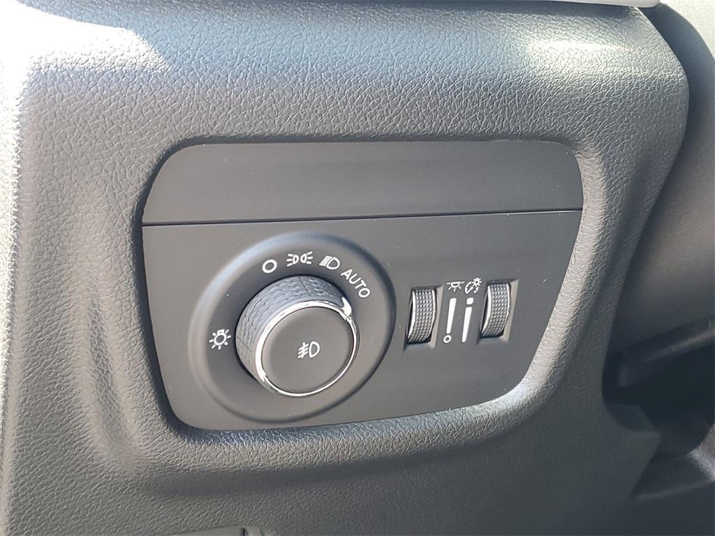 new 2025 Jeep Grand Cherokee car, priced at $43,685