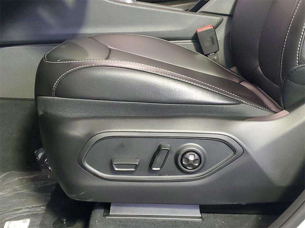 new 2025 Jeep Grand Cherokee car, priced at $43,685