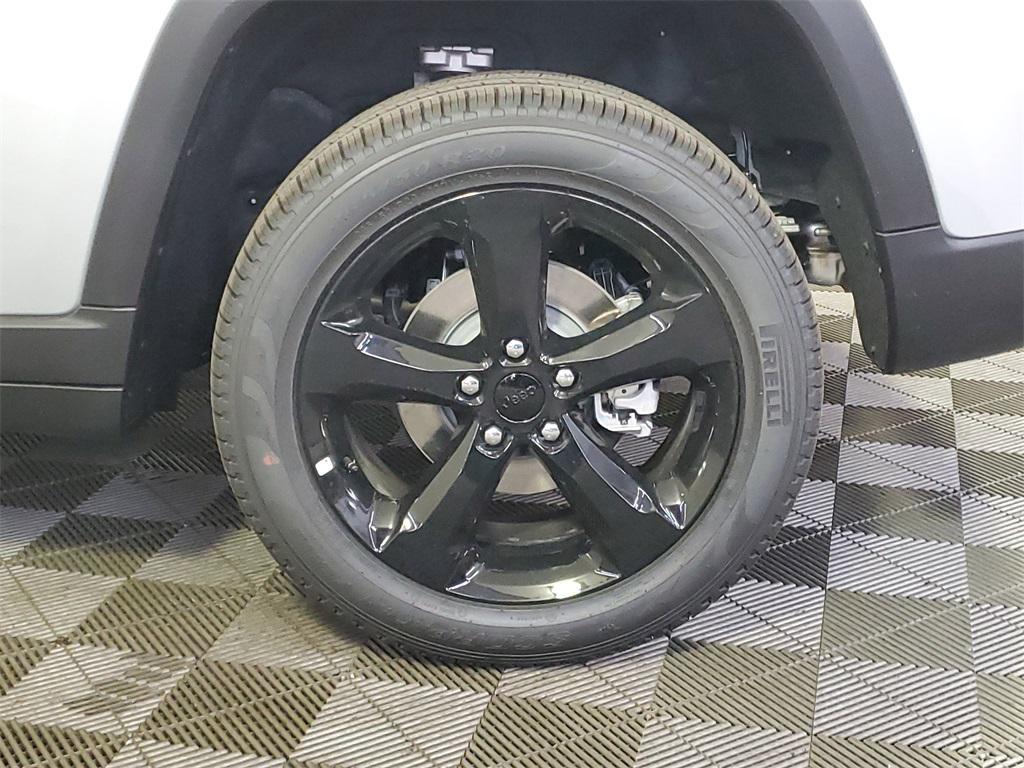 new 2025 Jeep Grand Cherokee car, priced at $43,685