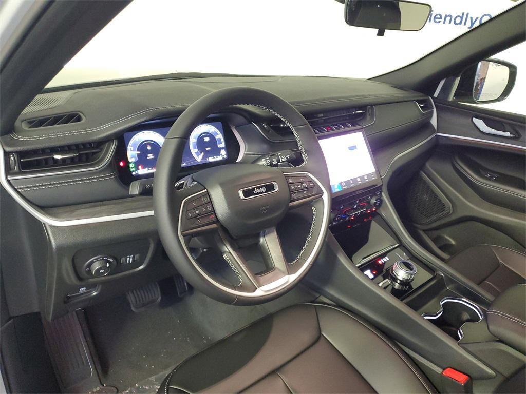 new 2025 Jeep Grand Cherokee car, priced at $43,685
