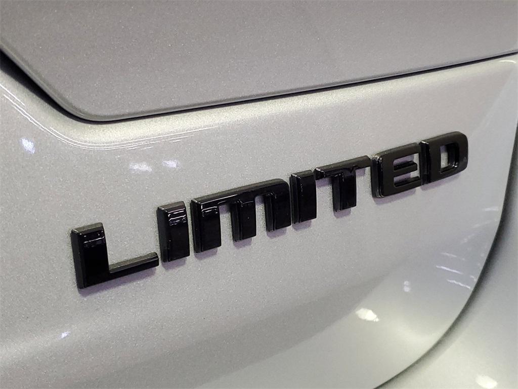 new 2025 Jeep Grand Cherokee car, priced at $43,685