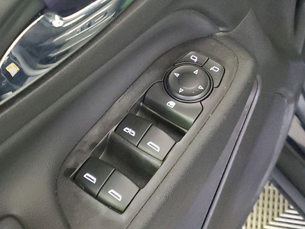 used 2021 Chevrolet Equinox car, priced at $14,286