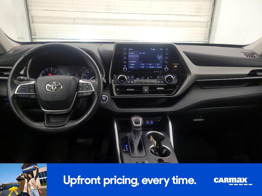 used 2022 Toyota Highlander car, priced at $33,998