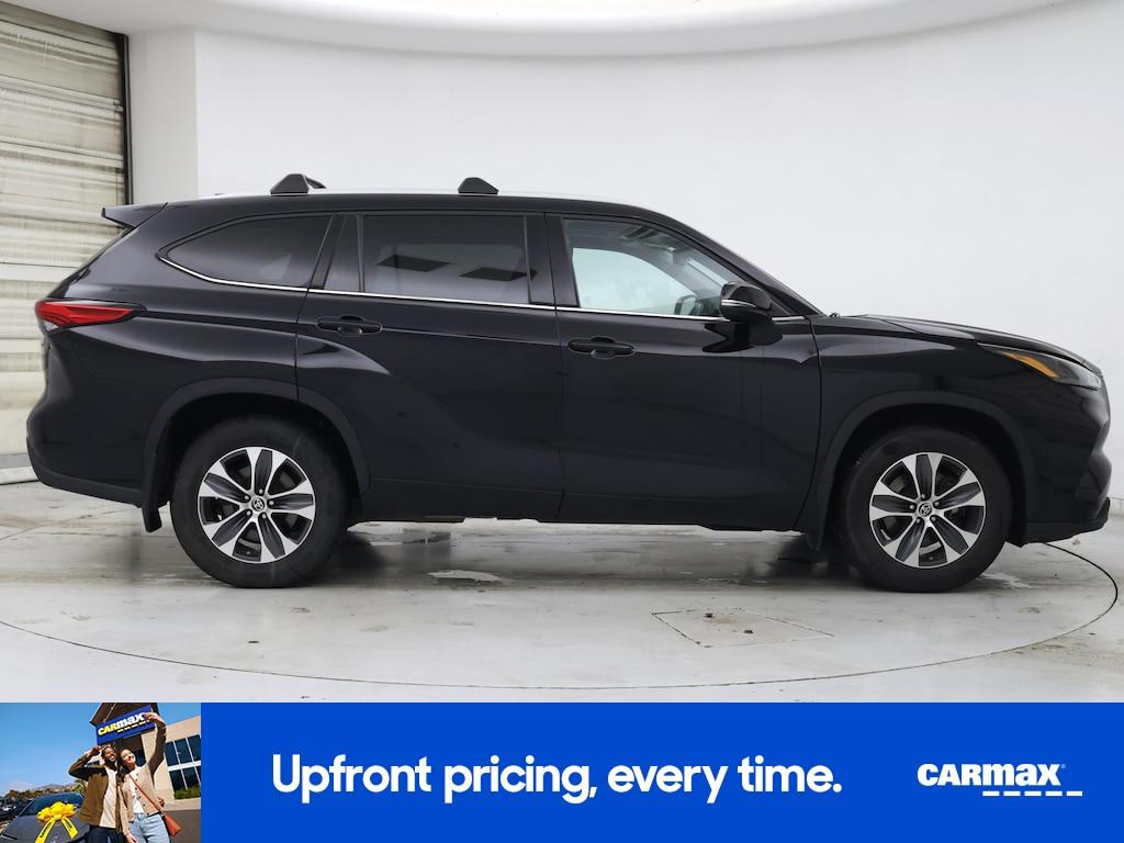 used 2022 Toyota Highlander car, priced at $33,998