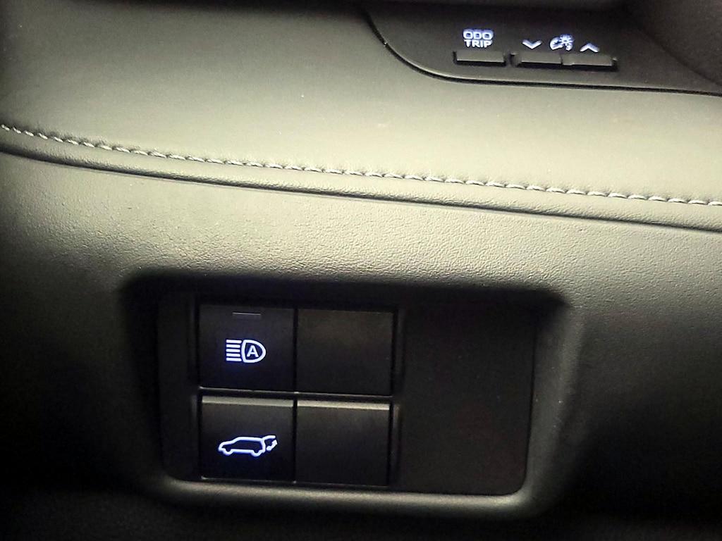 used 2022 Toyota Highlander car, priced at $33,998