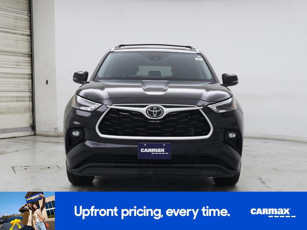 used 2022 Toyota Highlander car, priced at $33,998