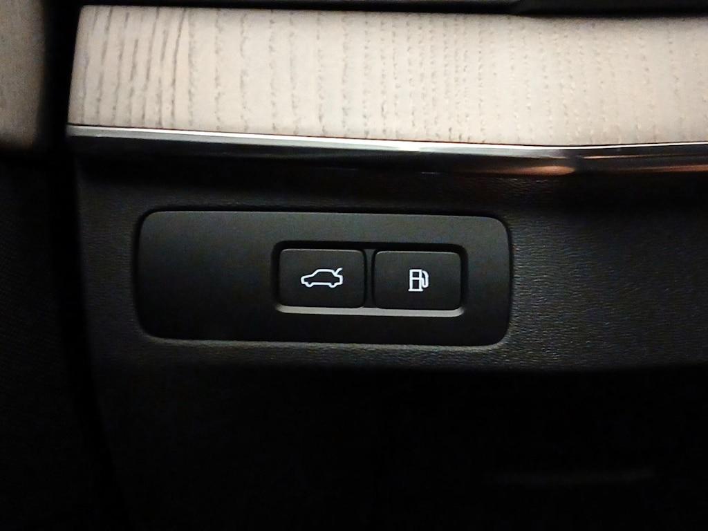 used 2024 Volvo XC90 Recharge Plug-In Hybrid car, priced at $48,998