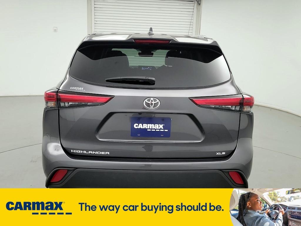 used 2022 Toyota Highlander car, priced at $36,998