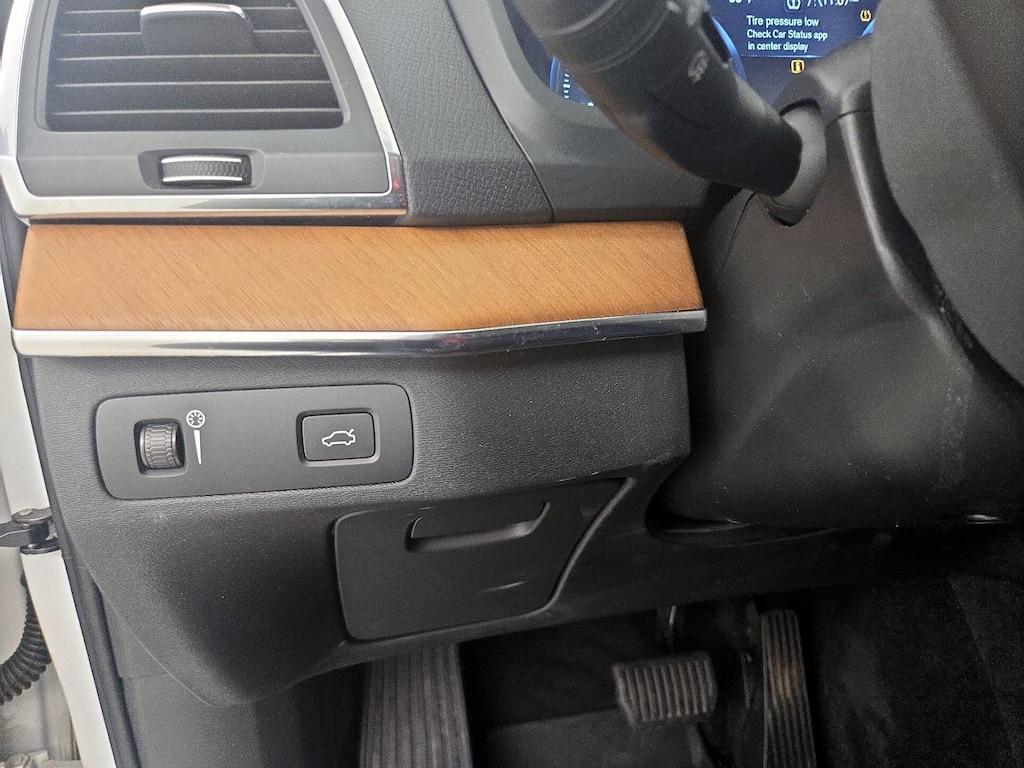 used 2022 Volvo XC90 car, priced at $35,998