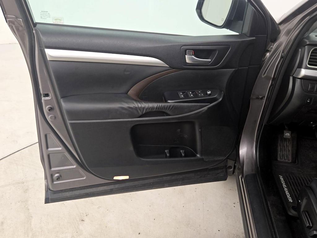 used 2016 Toyota Highlander car, priced at $21,998