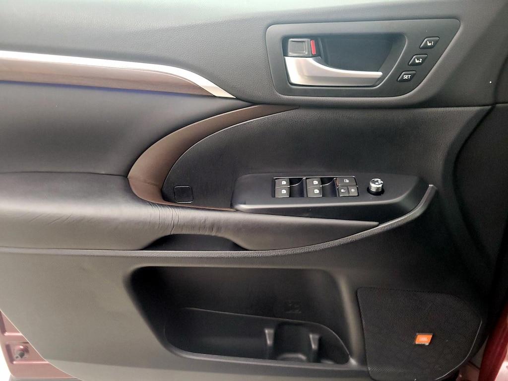 used 2016 Toyota Highlander Hybrid car, priced at $24,998