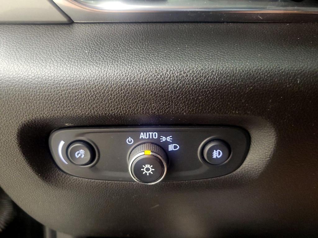 used 2021 Chevrolet Traverse car, priced at $26,998