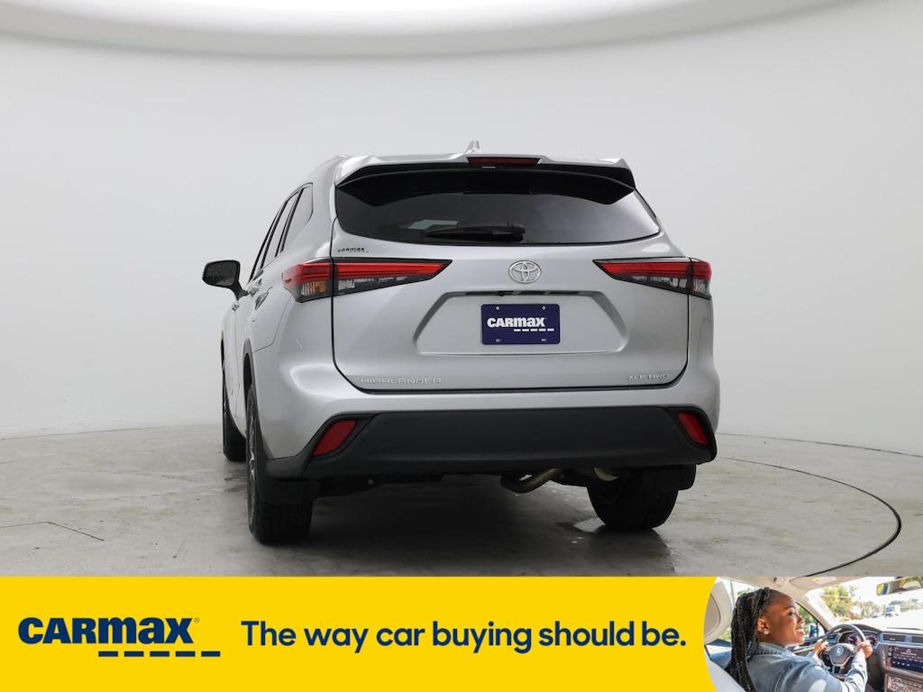 used 2022 Toyota Highlander car, priced at $37,998
