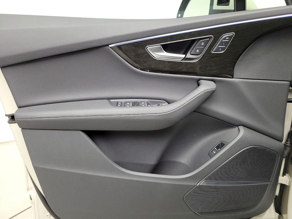 used 2023 Audi Q7 car, priced at $47,998