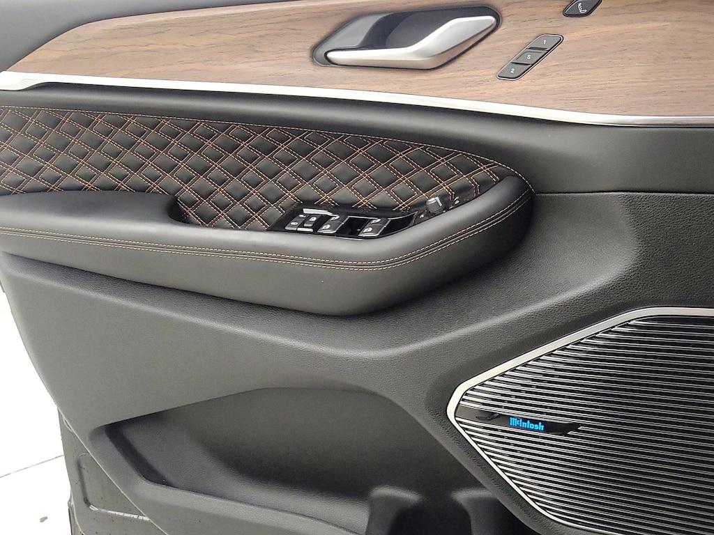 used 2023 Jeep Grand Cherokee car, priced at $43,998