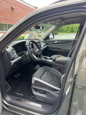new 2025 Volkswagen Atlas car, priced at $47,079