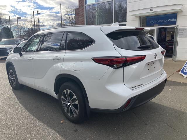 used 2022 Toyota Highlander car, priced at $34,551