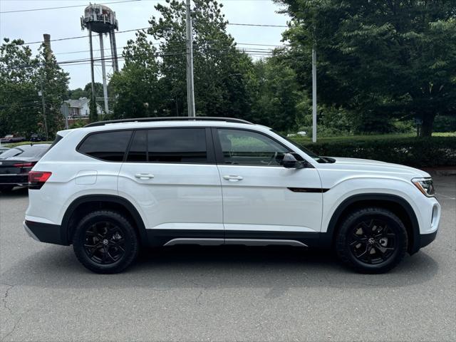 new 2024 Volkswagen Atlas car, priced at $51,025