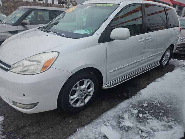 used 2004 Toyota Sienna car, priced at $5,800