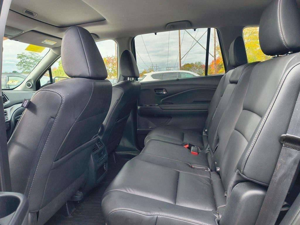 used 2022 Honda Pilot car, priced at $31,399