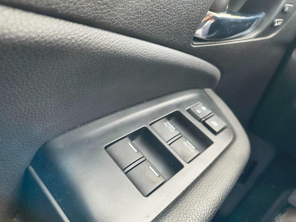 used 2022 Honda Pilot car, priced at $31,399