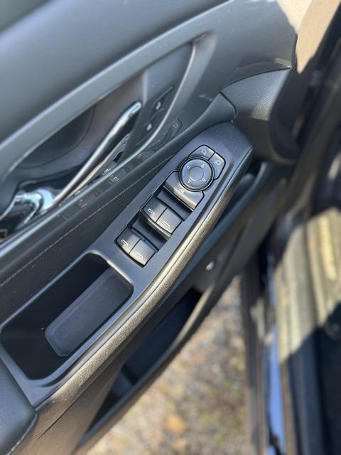 used 2023 Chevrolet Traverse car, priced at $28,850