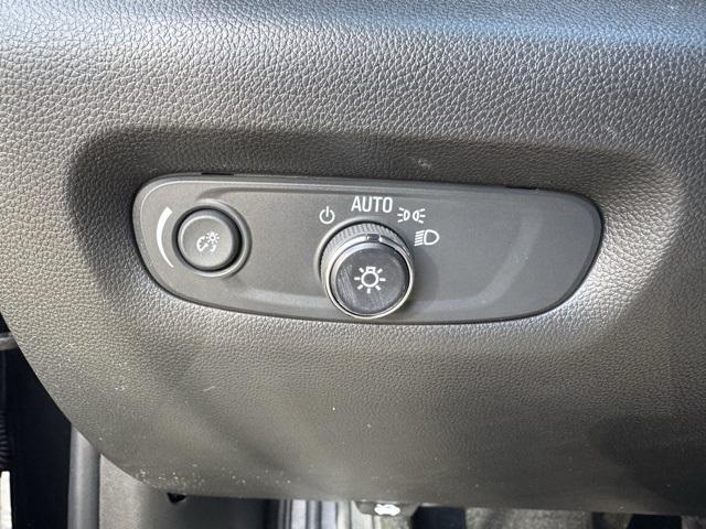 used 2023 Chevrolet Traverse car, priced at $28,850