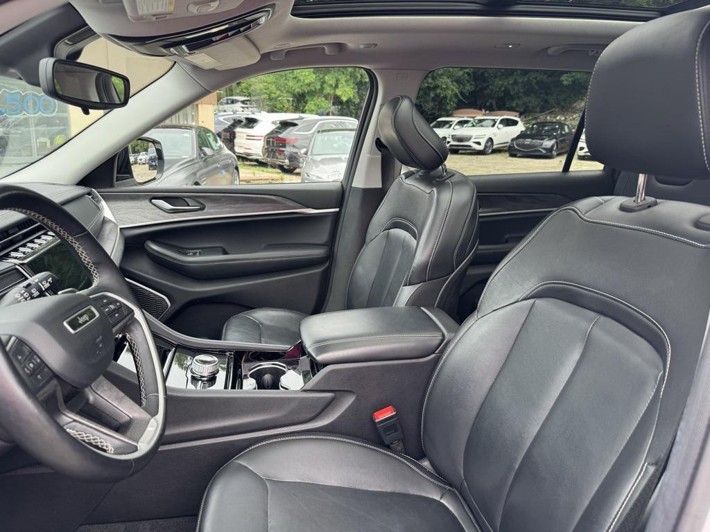 used 2022 Jeep Grand Cherokee L car, priced at $33,074