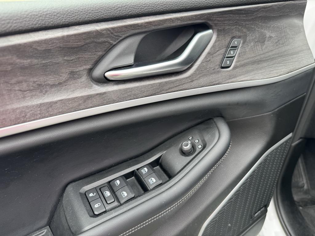 used 2022 Jeep Grand Cherokee L car, priced at $33,074