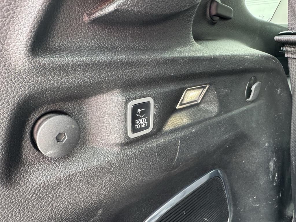 used 2022 Jeep Grand Cherokee L car, priced at $33,074
