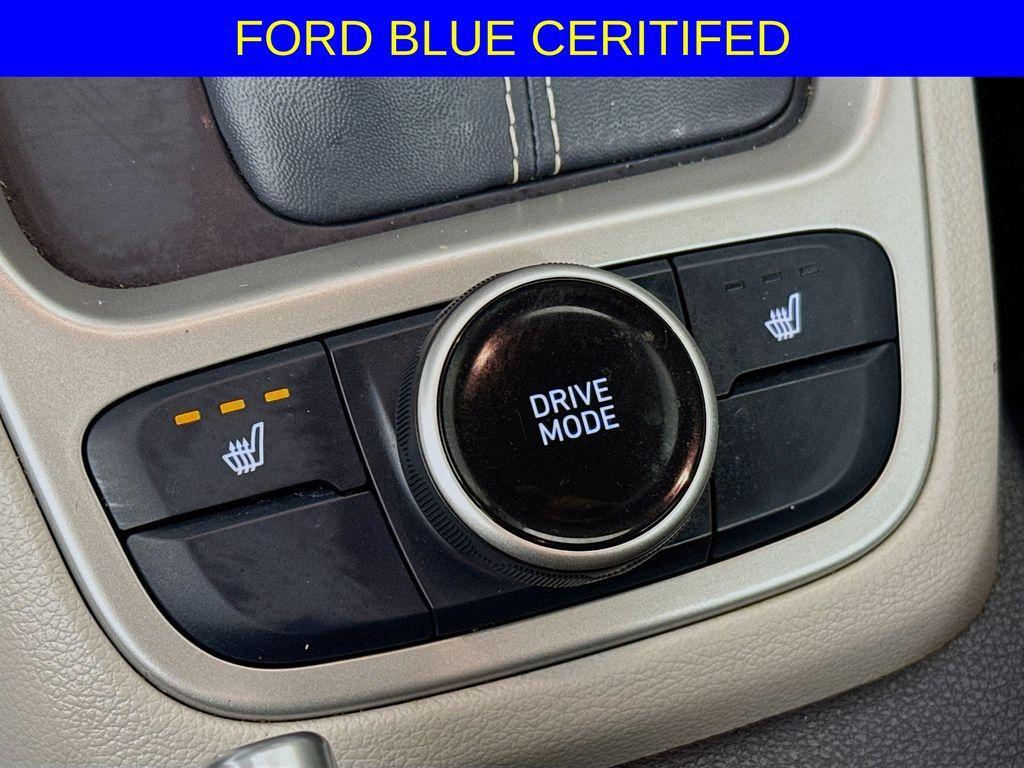 used 2023 Hyundai Venue car, priced at $18,899