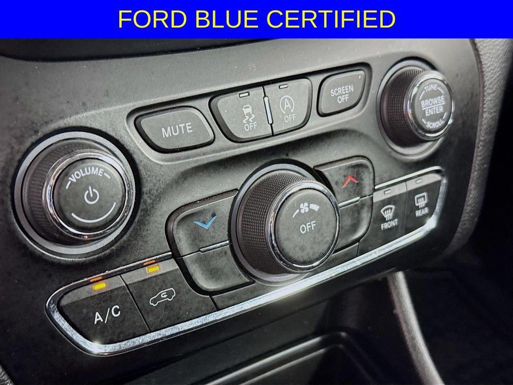 used 2020 Jeep Cherokee car, priced at $16,995