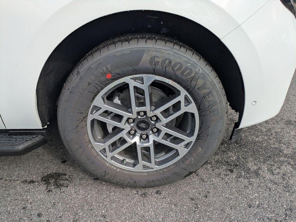 new 2025 Ford Expedition car, priced at $67,745