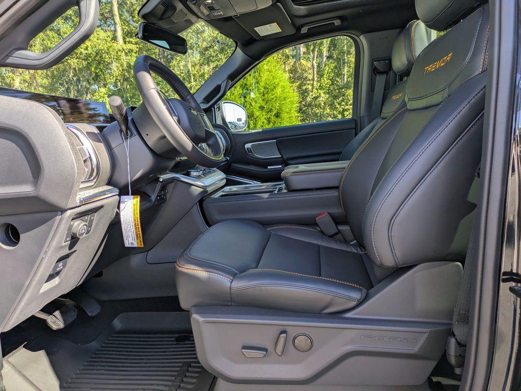 new 2025 Ford Expedition car, priced at $82,776